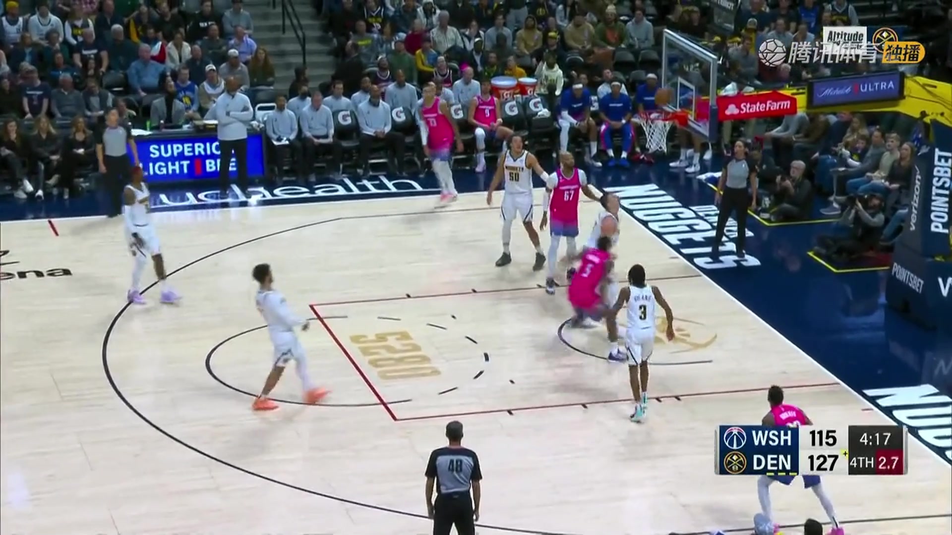 和我一隊沒這么厲害？巴頓在約基奇頭上搶到前場籃板霸氣補籃得手（約翰·巴頓）